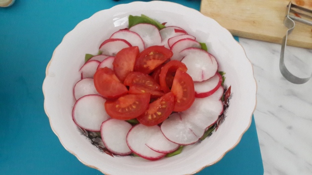 Tuna salad with radishes, tomatoes, and homemade honey mustard dressing